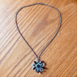 Flower Pendant Necklace ~ Vintage